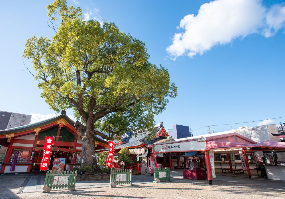 服部神社